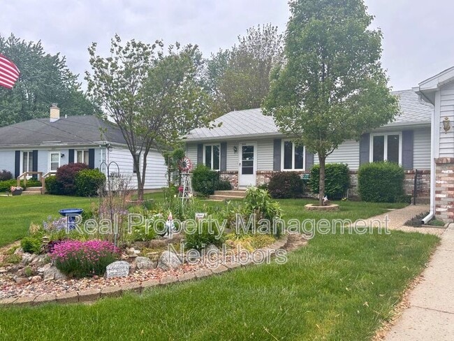 property at 5947 Crestmoor Dr SE