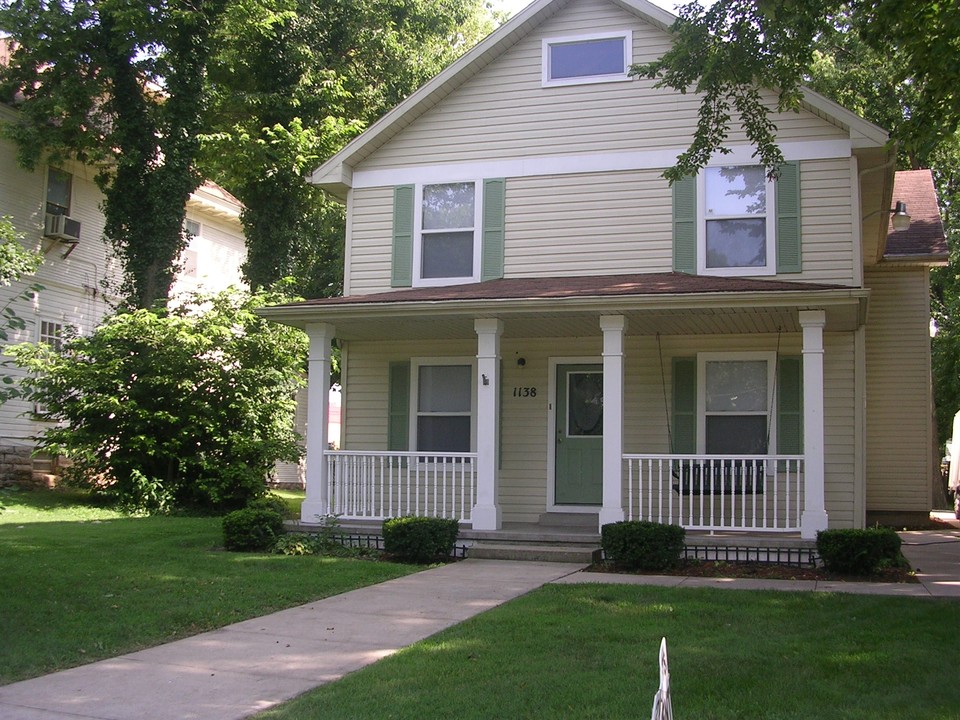 Walnut Shade in Springfield, MO - Building Photo