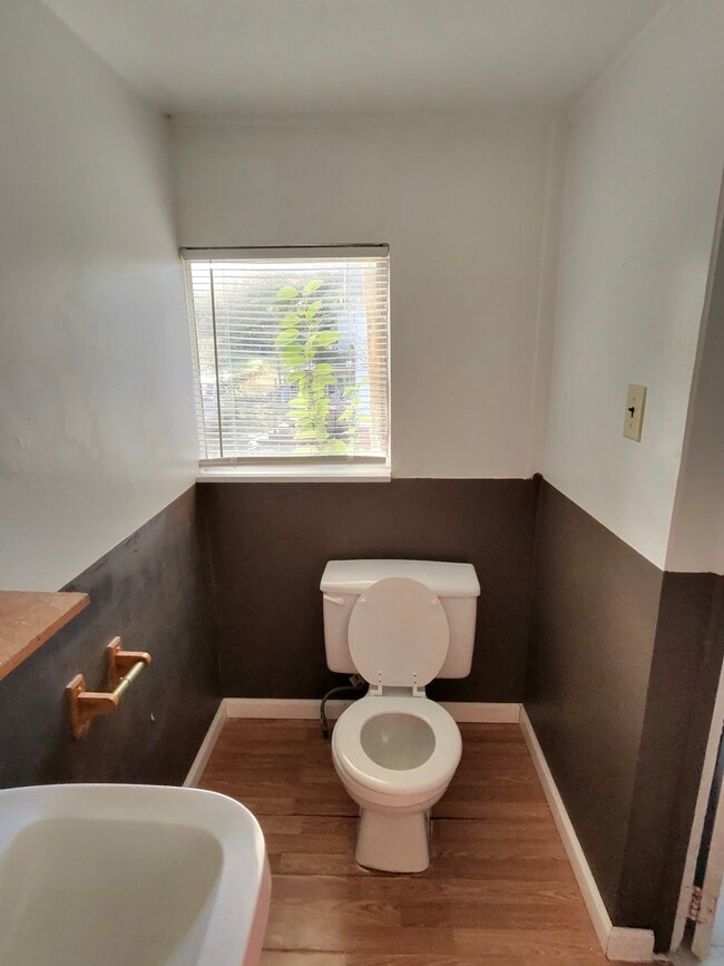 219 West Bell Street, Unit B in Statesville, NC - Building Photo - Building Photo