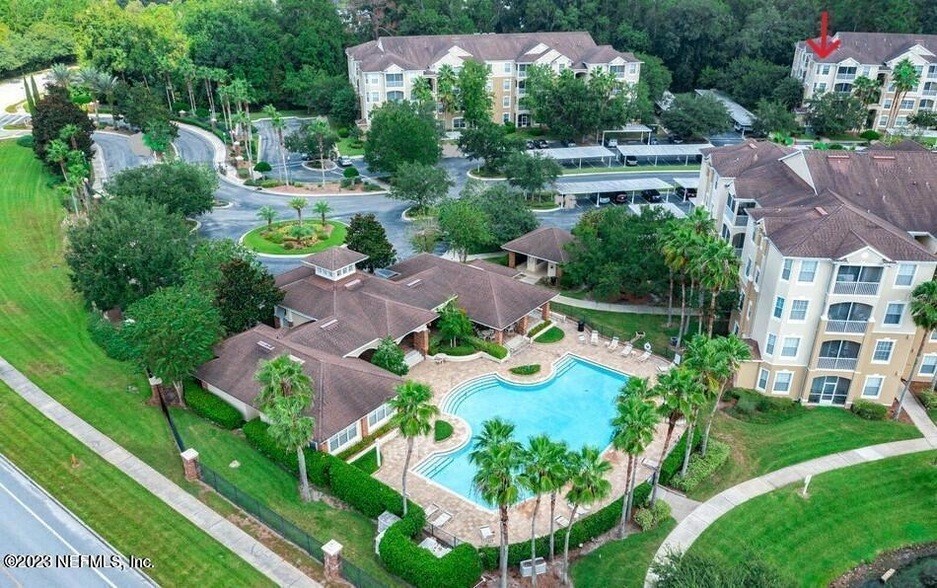 7801 Point Meadows Dr in Jacksonville, FL - Foto de edificio