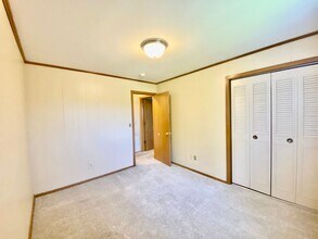 1966 Burton St SE in Grand Rapids, MI - Foto de edificio - Building Photo