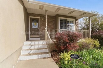 2757 Sandi Dr in Layton, UT - Building Photo - Building Photo