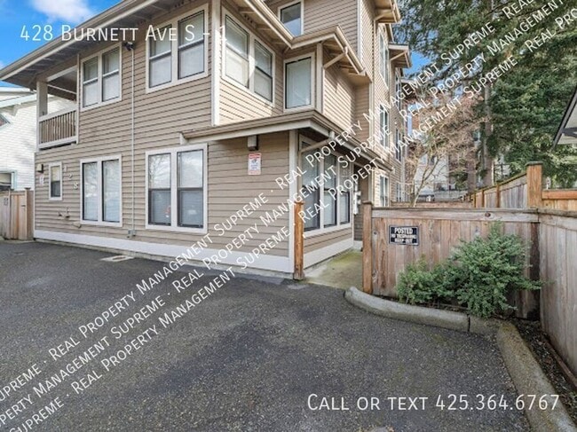 428 Burnett Ave S in Renton, WA - Building Photo - Building Photo