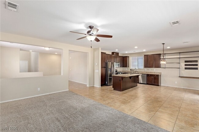 7605 Lake Fork Peak St in Las Vegas, NV - Building Photo - Building Photo