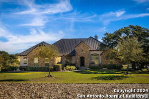 5760 High Forest Dr in New Braunfels, TX - Building Photo