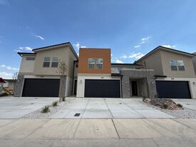 5695 S Weehawken Ln in Saint George, UT - Building Photo