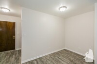 1040 W Hollywood Ave, Unit 521 in Chicago, IL - Building Photo - Building Photo