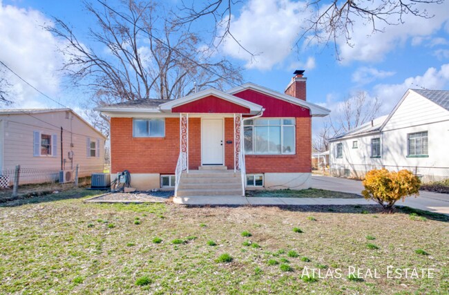 property at 725 2nd St