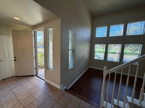 2300 Bastona Dr in Elk Grove, CA - Building Photo - Building Photo