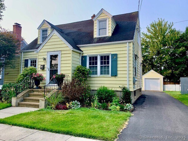 345 Courtland Ave in Bridgeport, CT - Building Photo