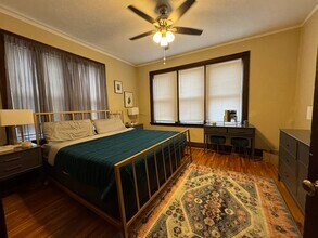 2516 Bellevue Ave, Unit a in Maplewood, MO - Foto de edificio - Building Photo