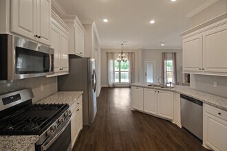 160 Chartleigh Cir in Canton, MS - Foto de edificio - Building Photo