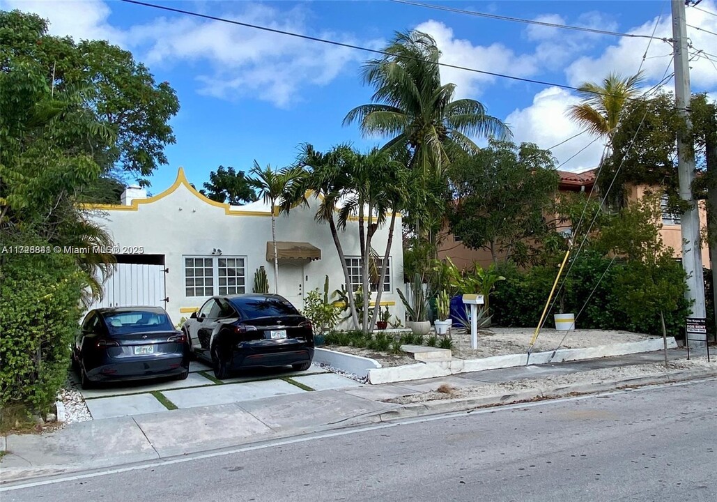 463 NE 64th St in Miami, FL - Building Photo