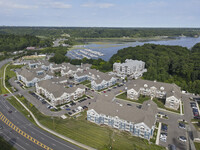 Waters Edge Apartments photo'