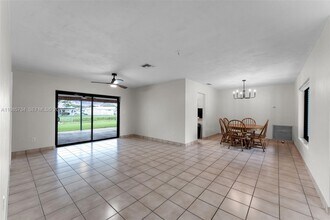 9454 Sterling Dr in Cutler Bay, FL - Building Photo - Building Photo