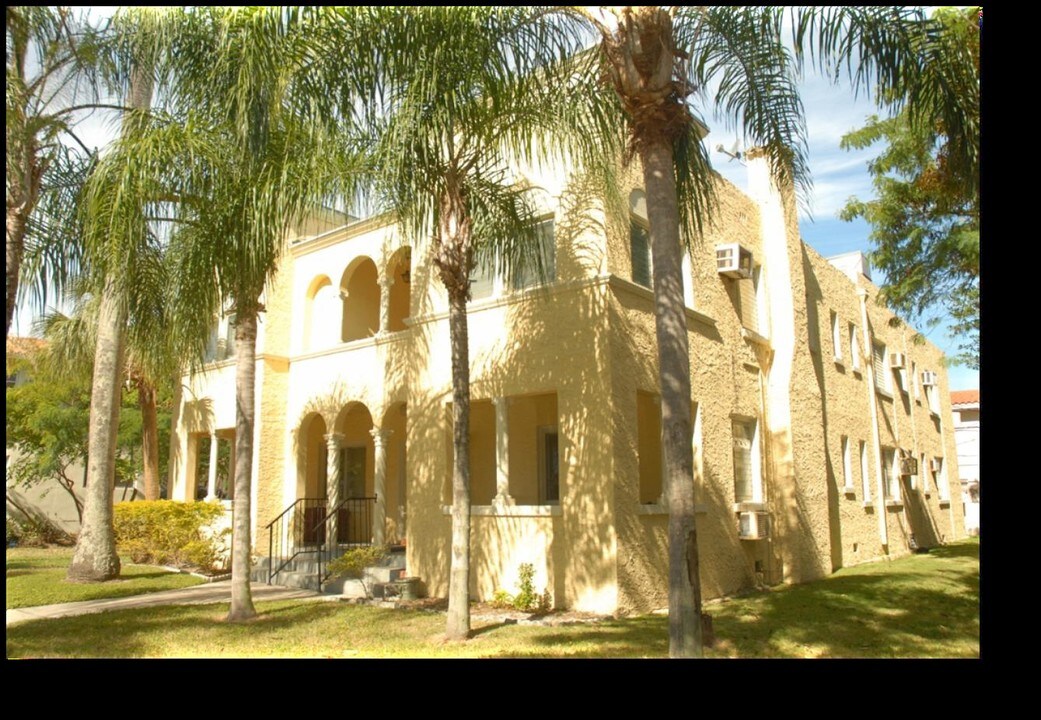 235 Majorca Ave in Coral Gables, FL - Building Photo