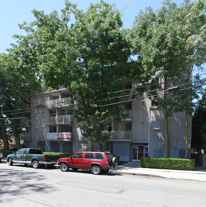 Essex Suites Apartments in Panorama City, CA - Building Photo