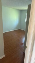 6180 Pine Tree Ln in Tamarac, FL - Building Photo - Building Photo