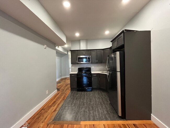 19 Jewett Ave, Unit 1R in Jersey City, NJ - Foto de edificio - Building Photo