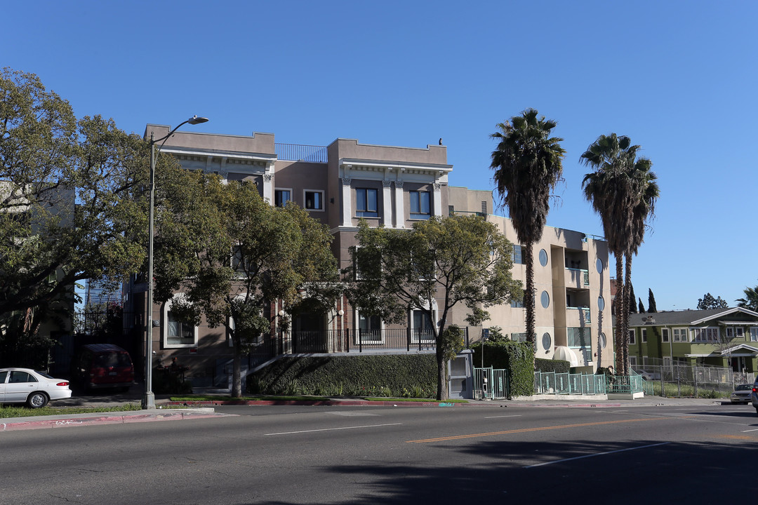 Hoover Street Apartments in Los Angeles, CA - Foto de edificio