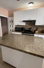 207 Kathleen Ave in Sarnia, ON - Foto de edificio - Building Photo