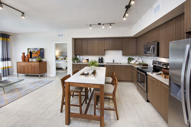 Avalon Toscana in Margate, FL - Building Photo - Building Photo