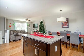 65 Fielding Terrace in Montville, CT - Building Photo - Building Photo