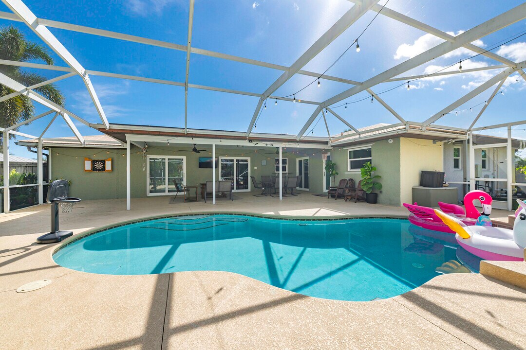 762 SE River Ln in Port St. Lucie, FL - Building Photo