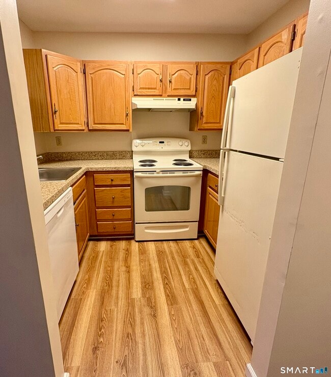 45 Highland St in West Hartford, CT - Building Photo - Building Photo