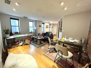 52 Gainsborough St, Unit 201 in Boston, MA - Foto de edificio - Building Photo