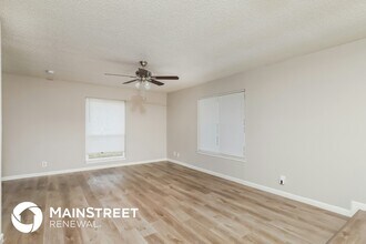 5934 Lake Bank in San Antonio, TX - Building Photo - Building Photo