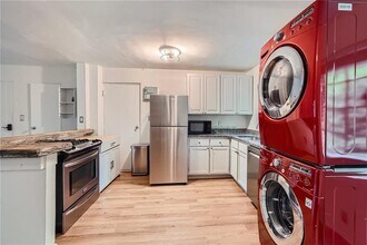 1381 Normandy Dr NE in Atlanta, GA - Building Photo - Building Photo