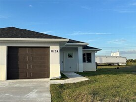 11154 Pendleton Ave, Unit 20B in Englewood, FL - Building Photo