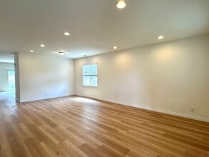 6542 Gladiola St in Corona, CA - Building Photo - Building Photo
