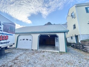 672 Bloom St in Danville, PA - Building Photo - Building Photo