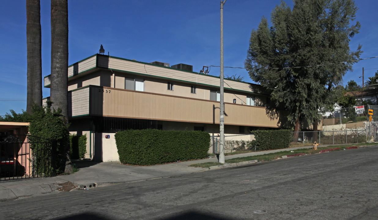 2537 Hancock St in Los Angeles, CA - Foto de edificio