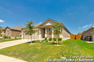 15123 Maskette Ave in San Antonio, TX - Foto de edificio - Building Photo