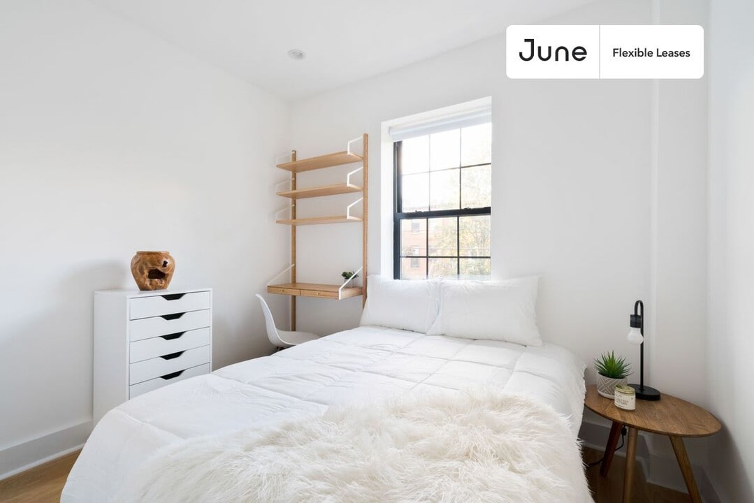 Modern Private ROOM in Bed-Stuy, Unit 4 in Brooklyn, NY - Building Photo