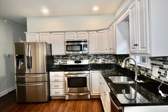 191 Hunyadi Ave in Fairfield, CT - Building Photo - Building Photo