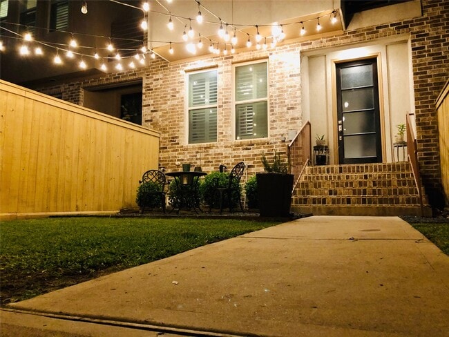 property at 115 E 2nd St