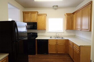 322 7th Ave N in Texas City, TX - Building Photo - Building Photo