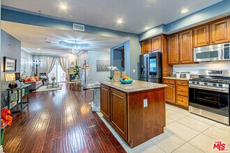 345 S Harvard Blvd in Los Angeles, CA - Building Photo - Building Photo
