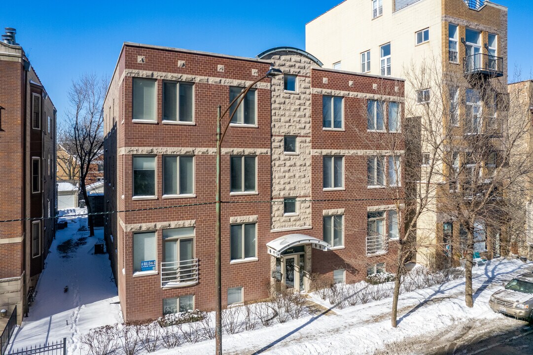 2442 N Southport Ave in Chicago, IL - Building Photo