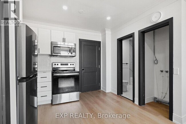 90 Carden St in Guelph, ON - Building Photo - Building Photo