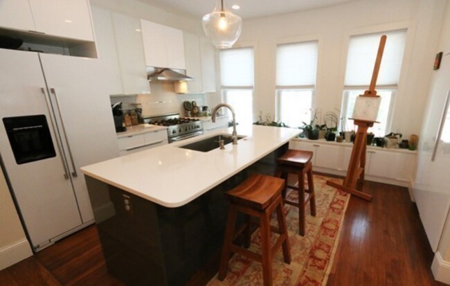 45 Putnam Ave, Unit 1 in Cambridge, MA - Building Photo - Building Photo