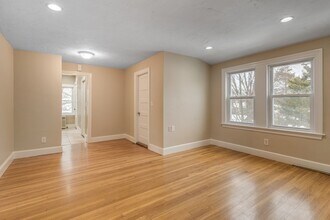 5 Larchmont Rd, Unit 3 in Salem, MA - Foto de edificio - Building Photo