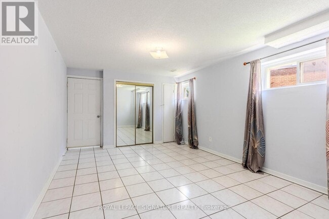 320 Royal Salisbury Way in Brampton, ON - Building Photo - Building Photo