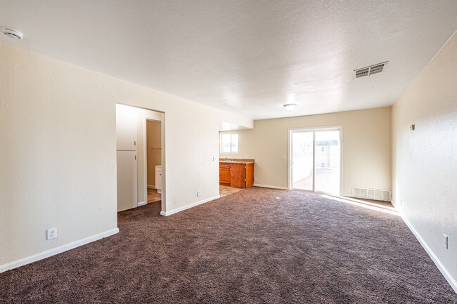 Vintage Palms in Indio, CA - Building Photo - Interior Photo