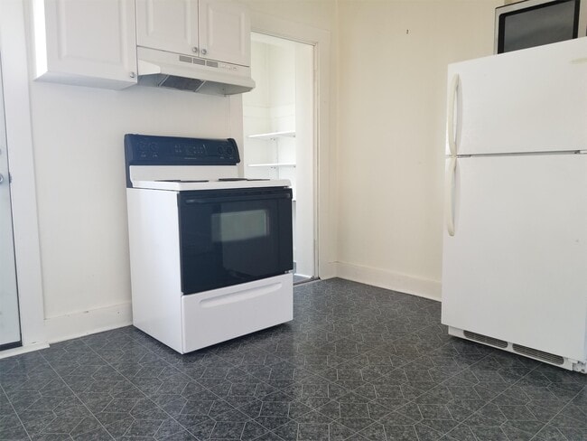 211 W 5th St in Frederick, MD - Building Photo - Building Photo