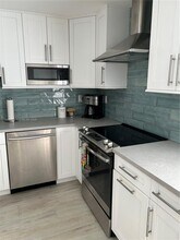 5555 Ludlam Rd in Miami, FL - Building Photo - Building Photo